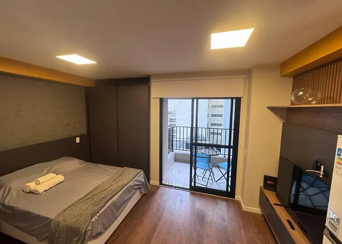 Studio 606, Viva Santa Cecilia